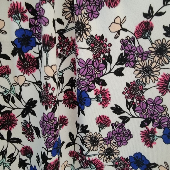 Liz Claiborne Multicolored Floral Top with Bell Sleeves Women's Size XXL - Picture 9 of 9